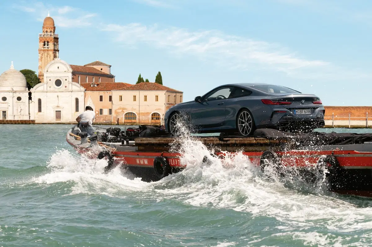 BMW e Venezia: una Serie 8 Coupé sul Canal Grande! (11)