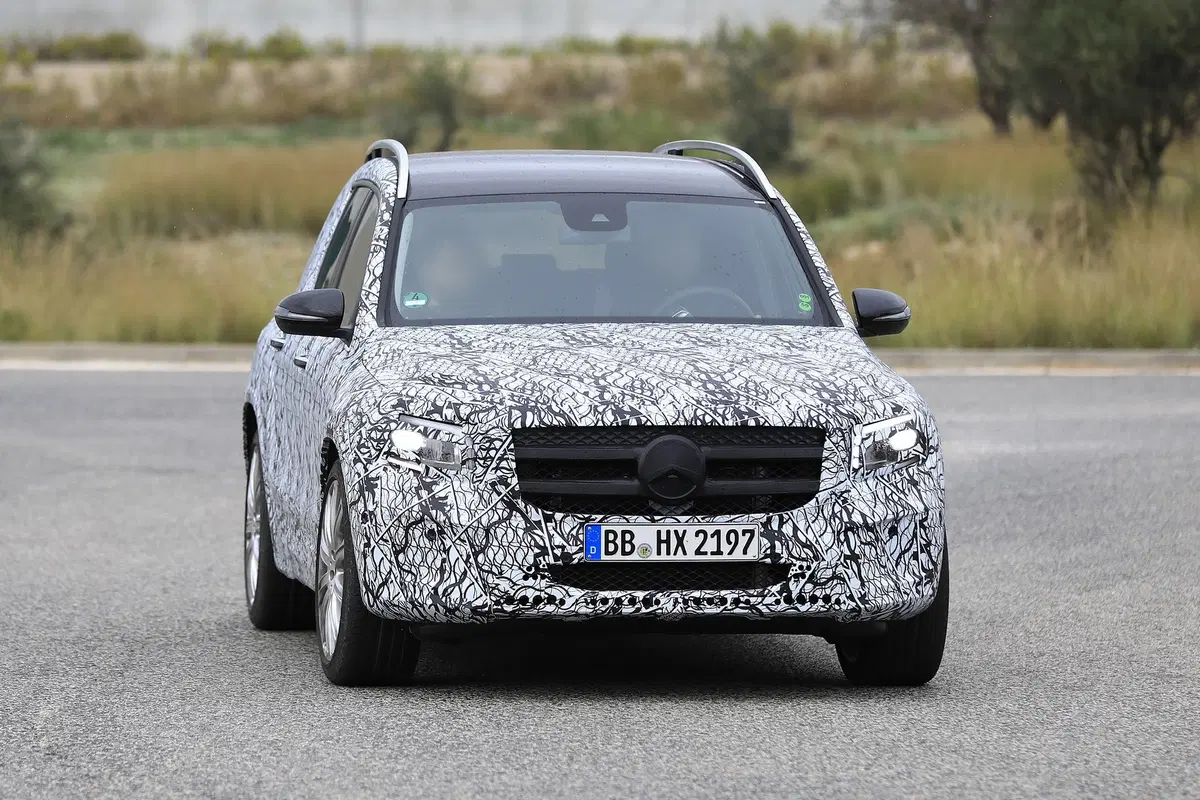 Mercedes-AMG GLB 35, il SUV sportivo in fase di sviluppo (6)
