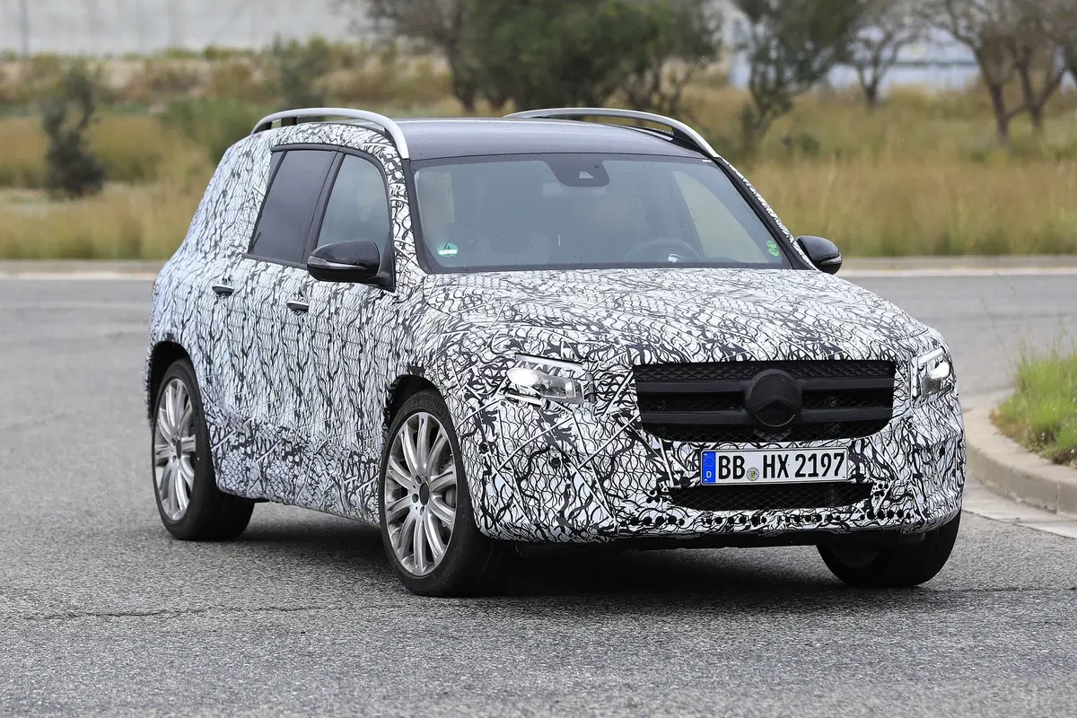 Mercedes-AMG GLB 35, il SUV sportivo in fase di sviluppo (8)