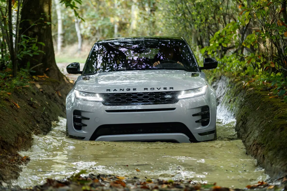 Nuova Range Rover Evoque 2019: eccola [video – foto] (4)