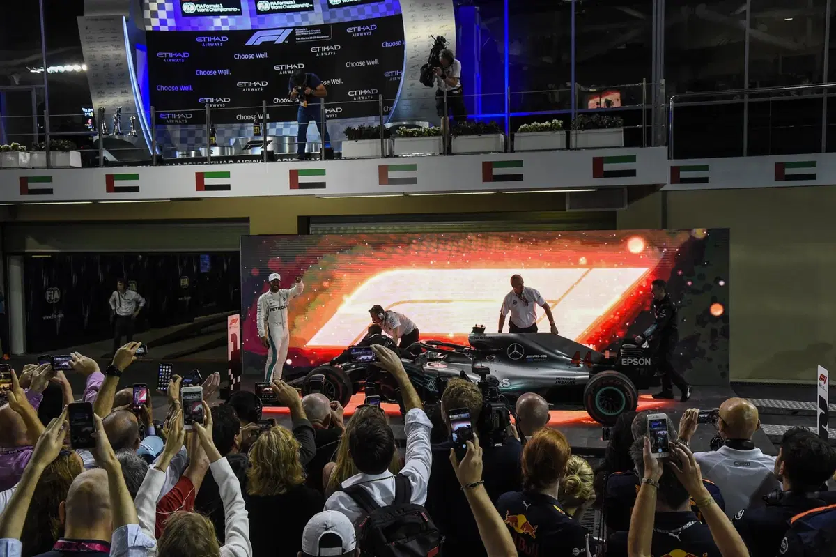 F1, GP Abu Dhabi 2018: vince Hamilton. Secondo Vettel (29)