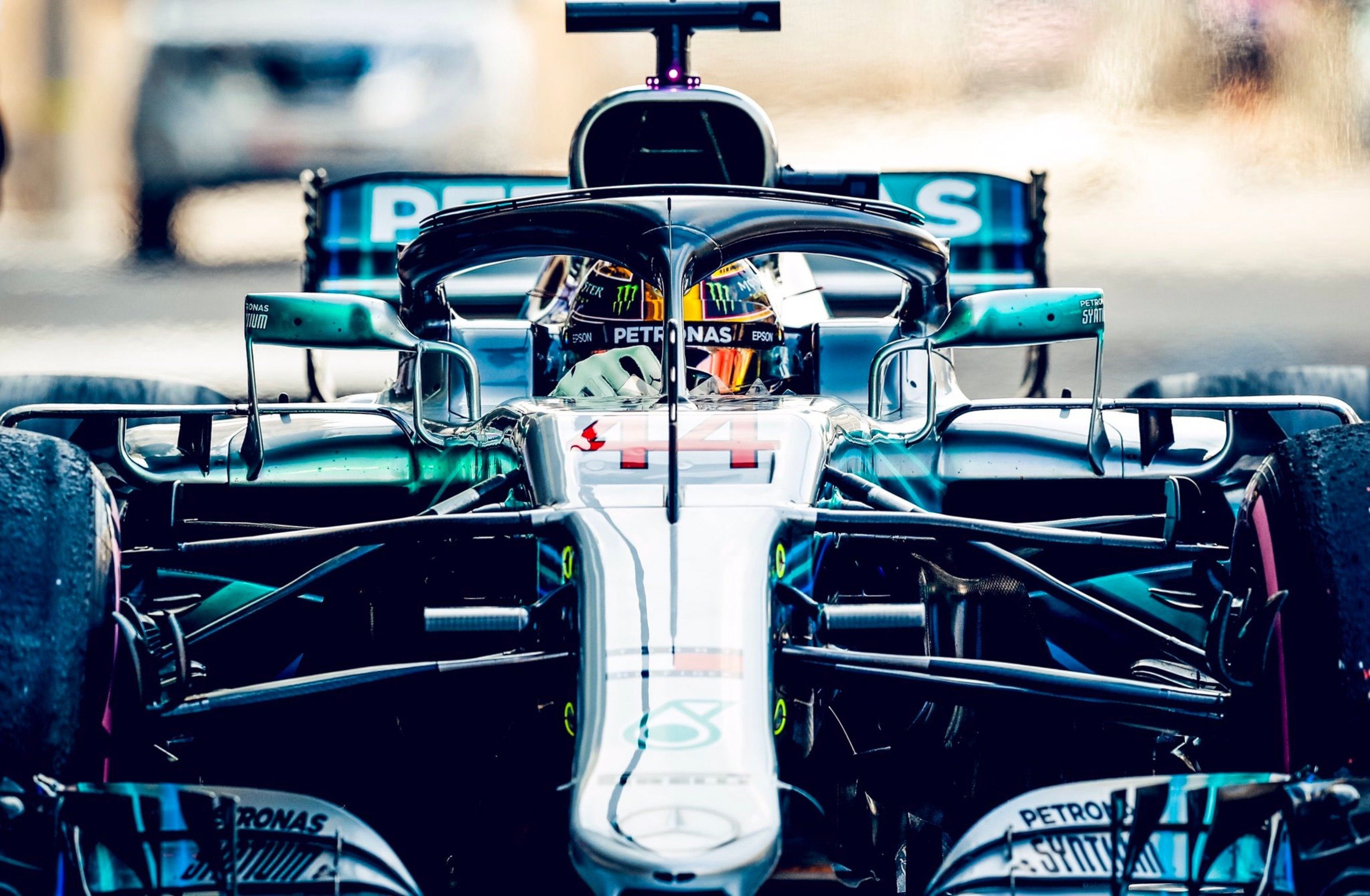 F1, GP Abu Dhabi 2018: vince Hamilton. Secondo Vettel