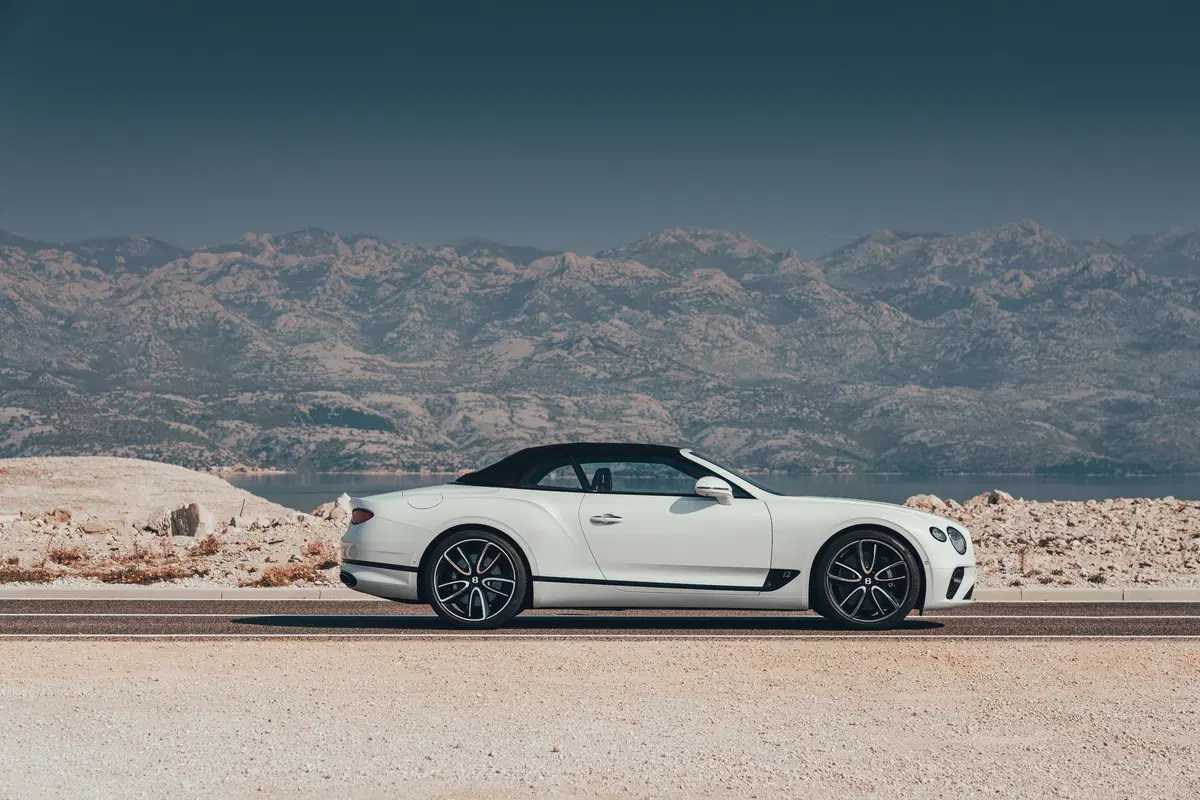 Bentley Continental GT Convertible, 2+2 da 635 CV