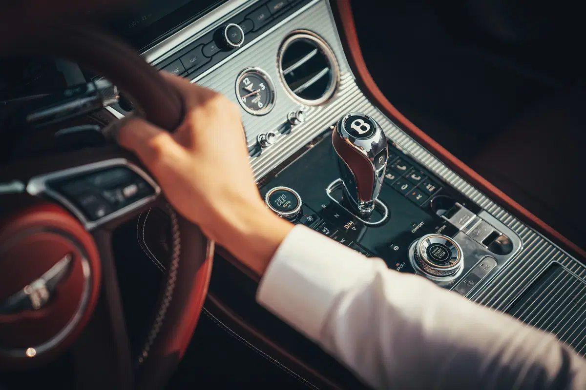 Bentley Continental GT Convertible, 2+2 da 635 CV (9)