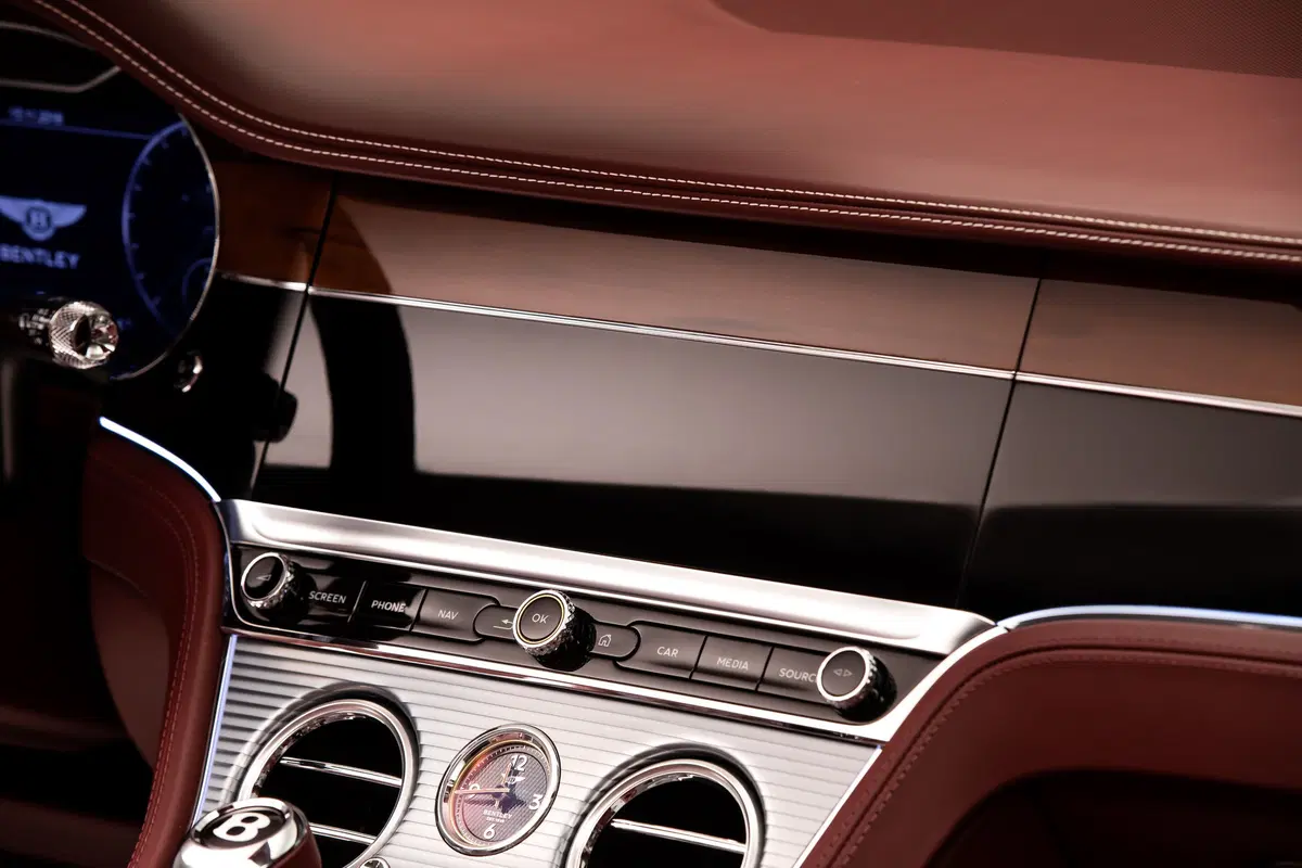 Bentley Continental GT Convertible, 2+2 da 635 CV (13)