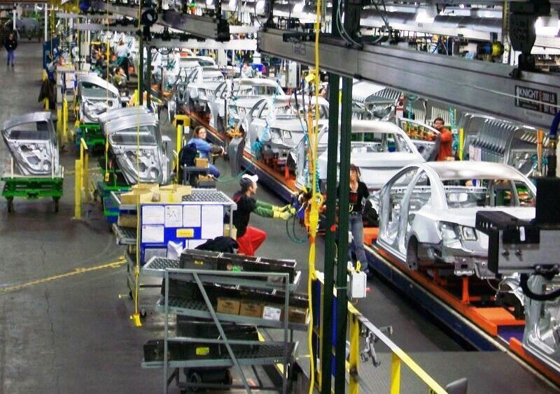 GM, arriva la trasformazione. Tagli a produzione e lavoratori