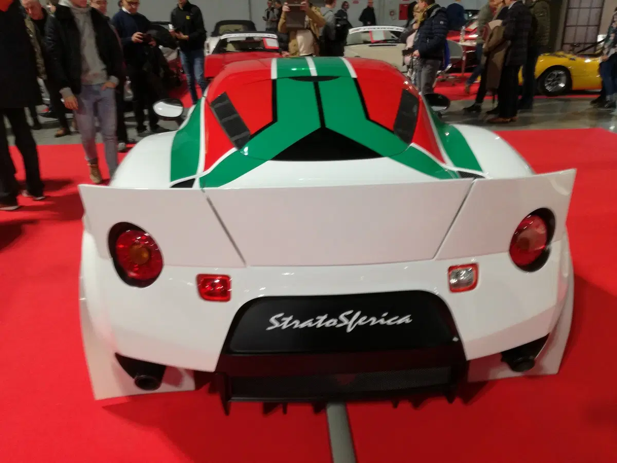 Lancia Stratos, un remake su base Alfa Romeo 4C [Video] (4)