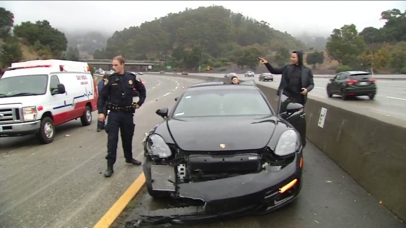 Il video della Porsche di Stephen Curry centrata da una Lexus e una Honda in California