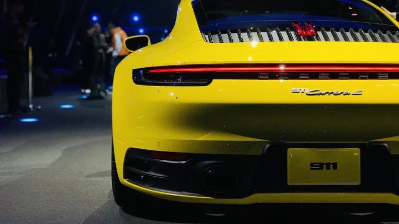 Porsche 911, l'ottava generazione debutta a Los Angeles