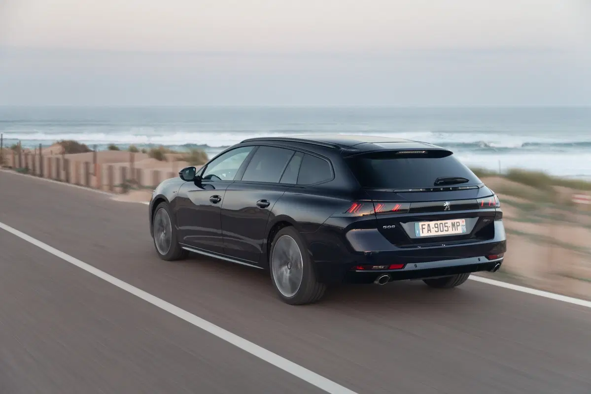 Peugeot 508 SW | Eccezionale anche con il diesel 1.5 da 130 CV [Video] (14)