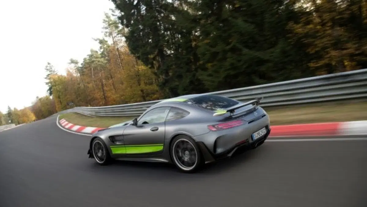 Mercedes-AMG GT R Pro, bolide da pista (3)