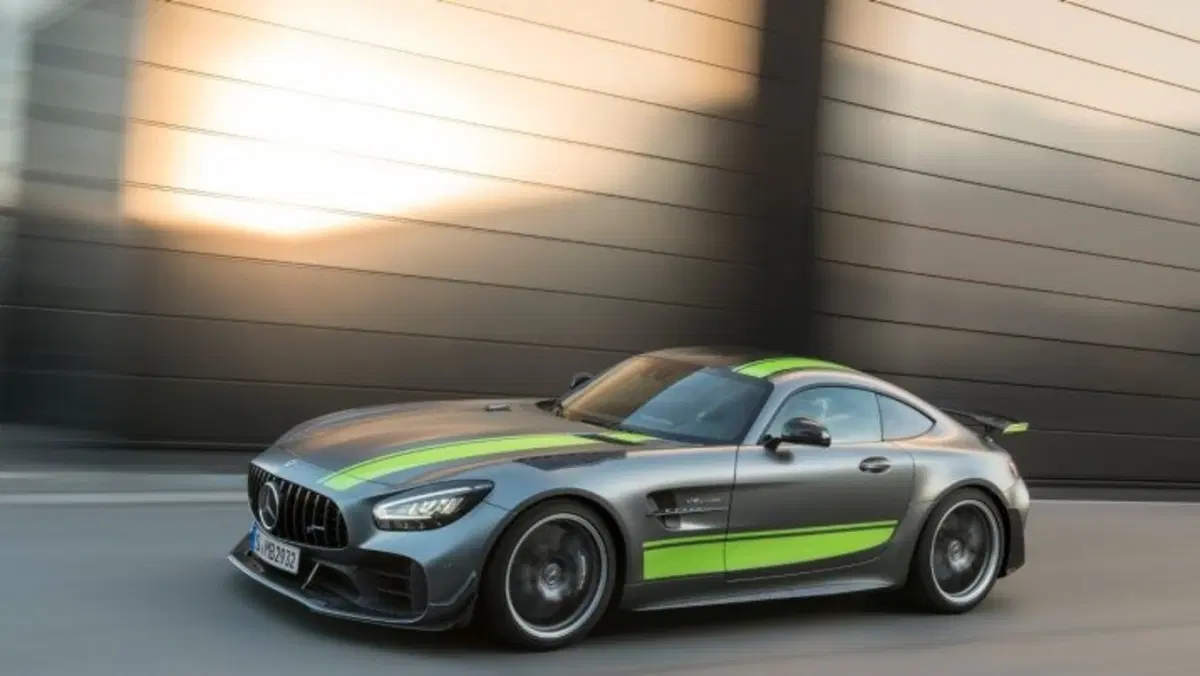 Mercedes-AMG GT R Pro, bolide da pista (10)