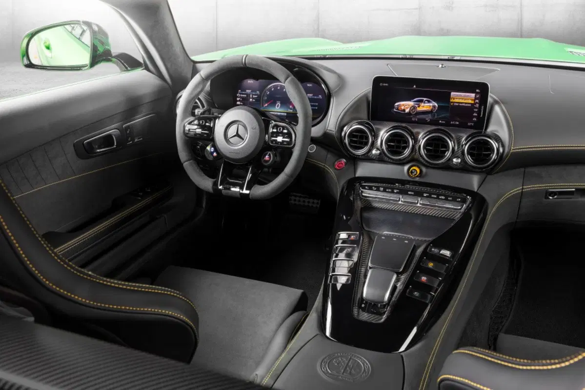 Mercedes-AMG GT: restyling per tutta la gamma al Salone di Los Angeles (10)