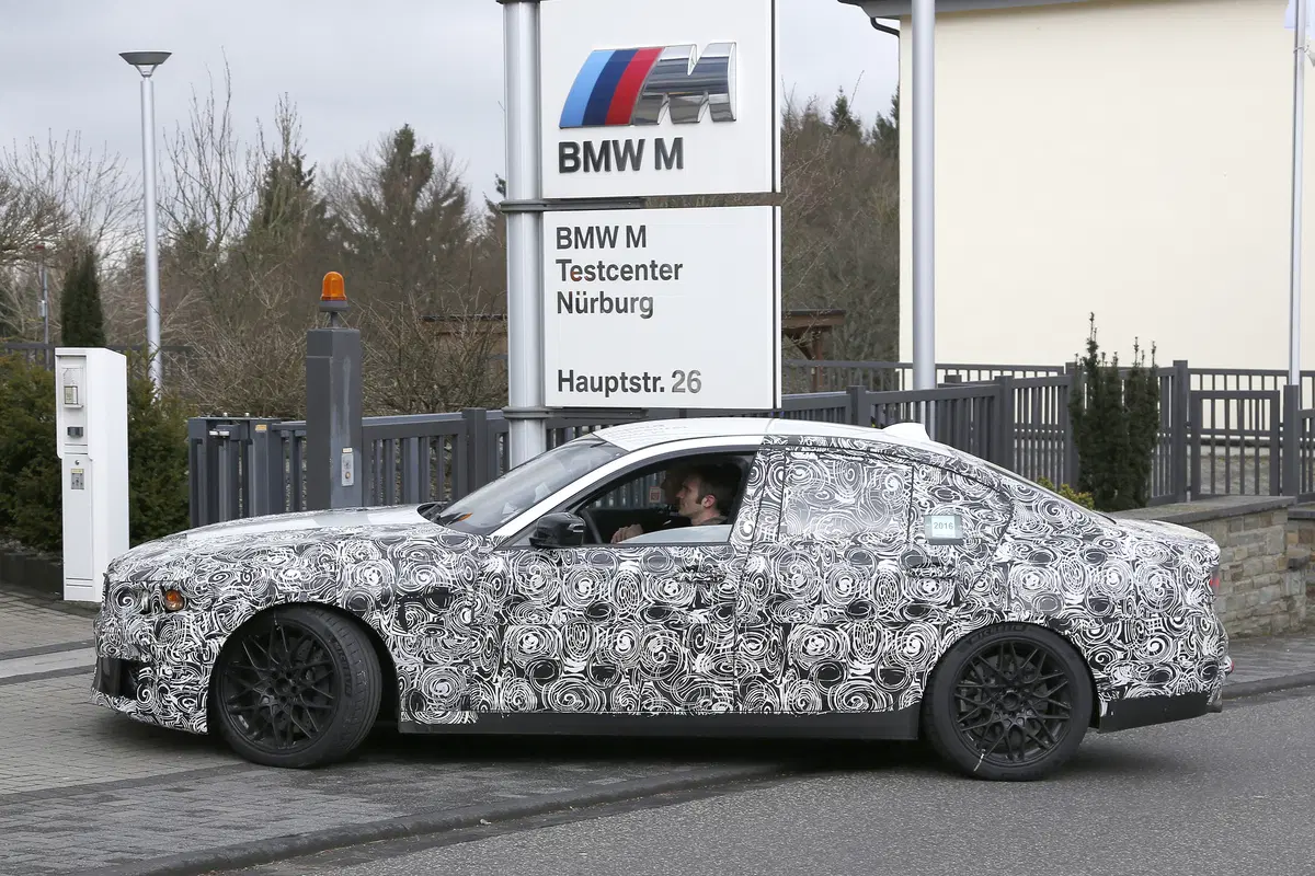 Nuova BMW M5: spiata al Nurburgring, sarà dotata di xDrive (9)
