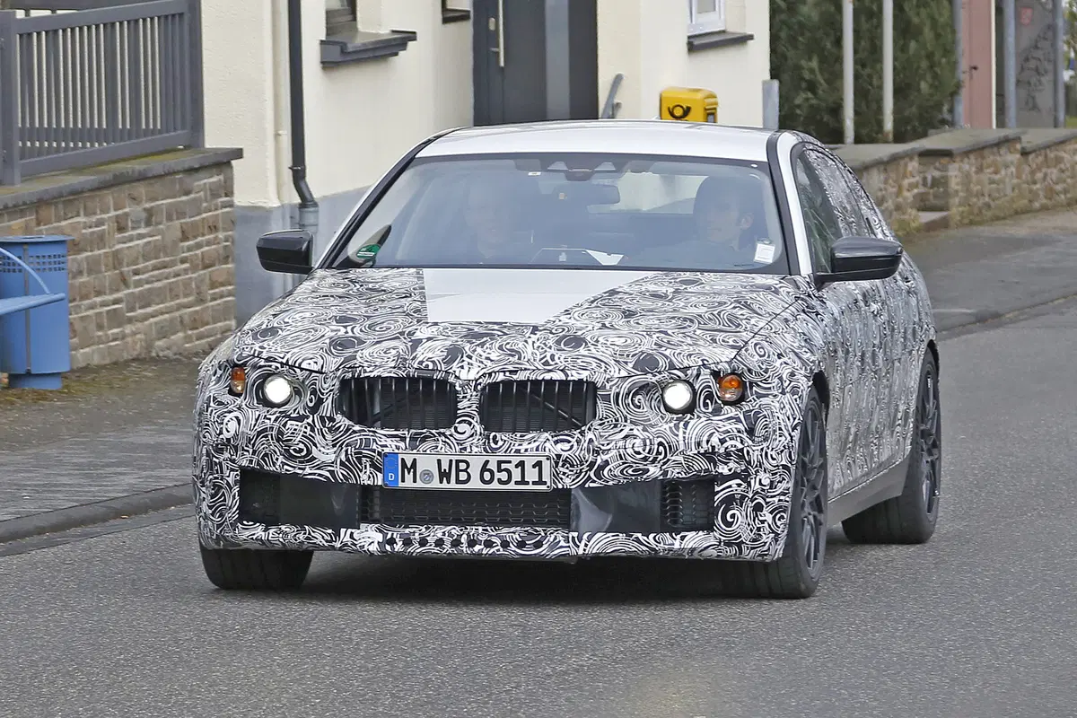 Nuova BMW M5: spiata al Nurburgring, sarà dotata di xDrive (10)
