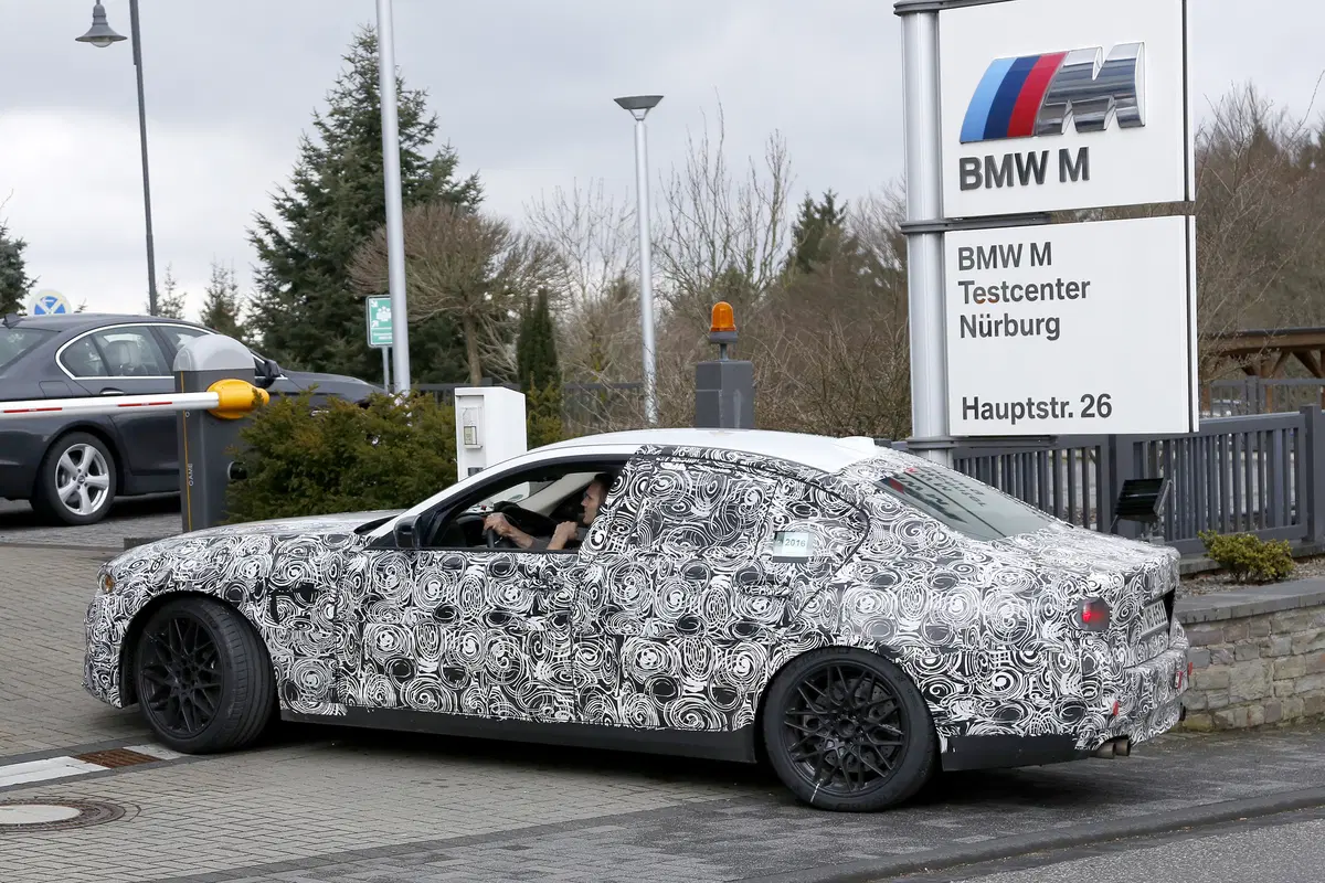 Nuova BMW M5: spiata al Nurburgring, sarà dotata di xDrive (11)