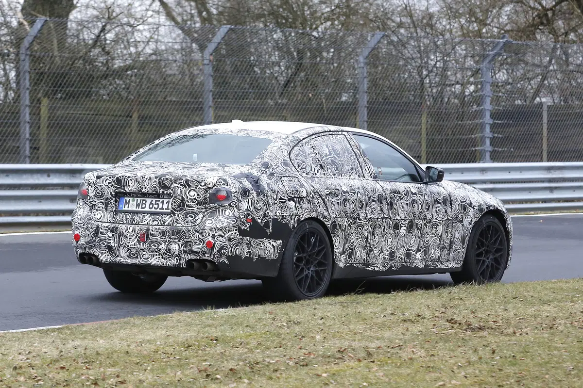 Nuova BMW M5: spiata al Nurburgring, sarà dotata di xDrive (6)