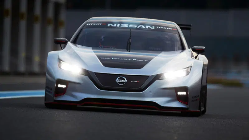 Nissan Leaf Nismo RC, l'elettrica da competizione [Video]