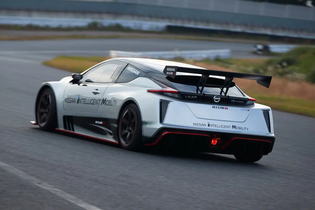 Nissan Leaf Nismo RC, l'elettrica da competizione [Video] (4)