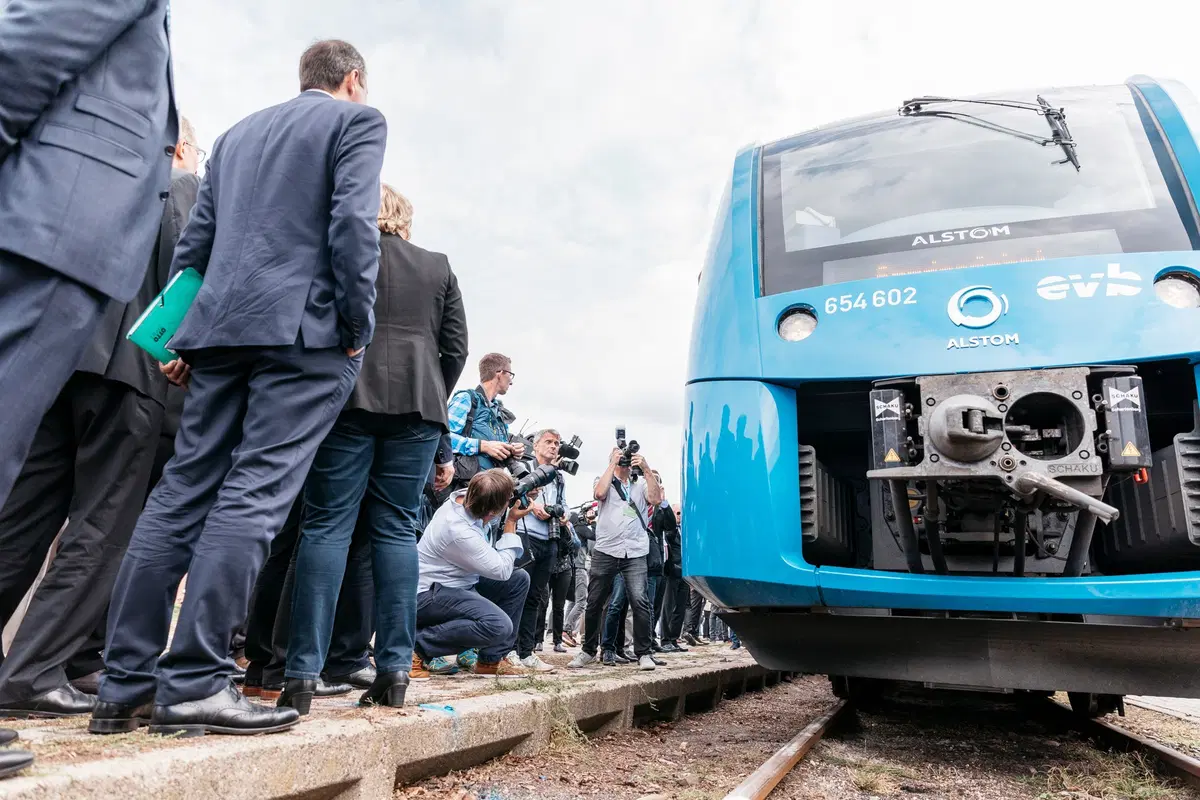 Idrogeno al posto del gasolio nei serbatoi: auto per ora no, ma treno si (5)