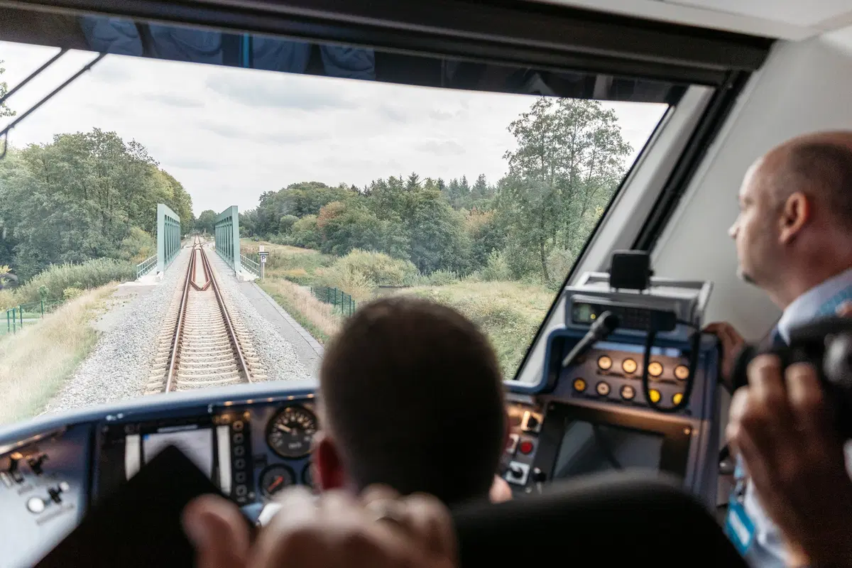 Idrogeno al posto del gasolio nei serbatoi: auto per ora no, ma treno si (4)
