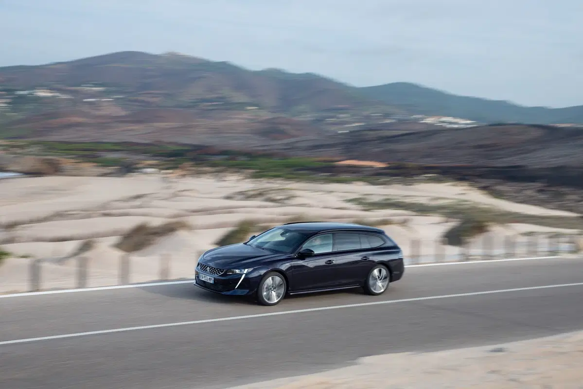 Peugeot 508 SW | Eccezionale anche con il diesel 1.5 da 130 CV [Video] (12)