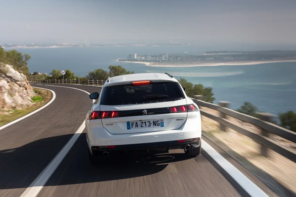 Peugeot 508 SW | Eccezionale anche con il diesel 1.5 da 130 CV [Video] (20)