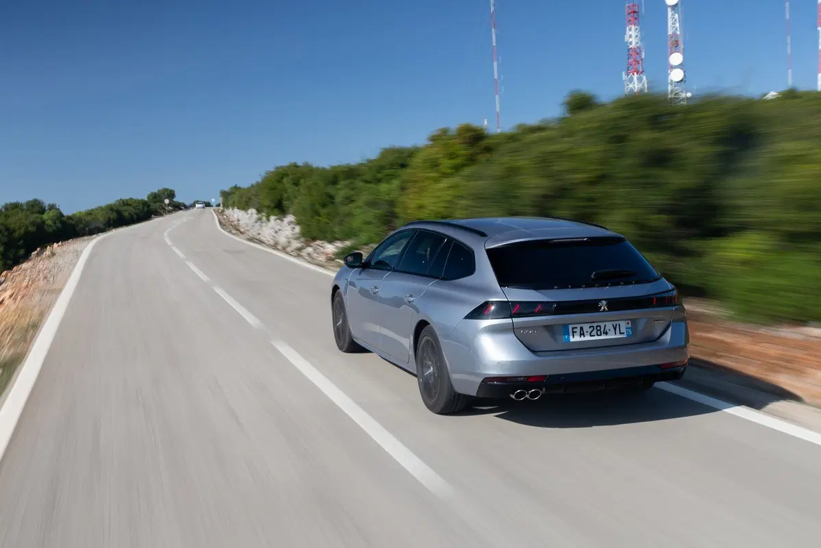 Peugeot 508 SW | Eccezionale anche con il diesel 1.5 da 130 CV [Video] (26)