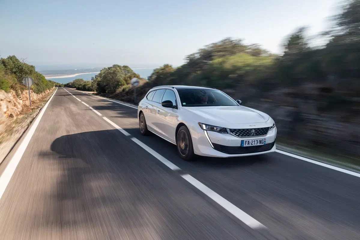 Peugeot 508 SW | Eccezionale anche con il diesel 1.5 da 130 CV [Video] (27)