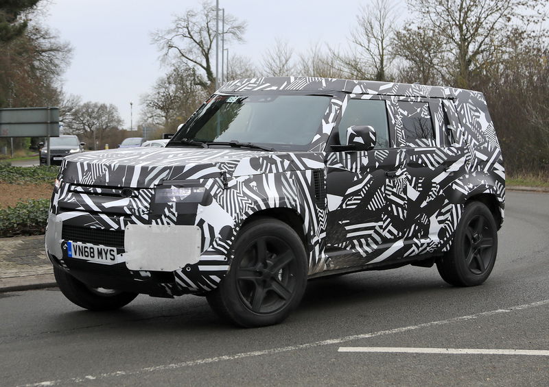 Land Rover Defender 2019, ecco le foto spia