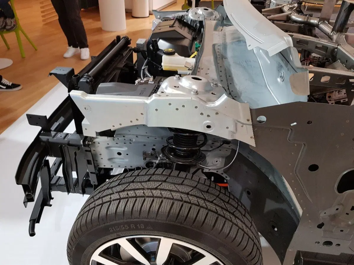 Nuove auto elettriche Ford: su piattaforma MEB VW? (6)