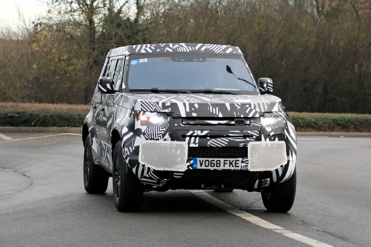 Land Rover Defender 2019, ecco le foto spia