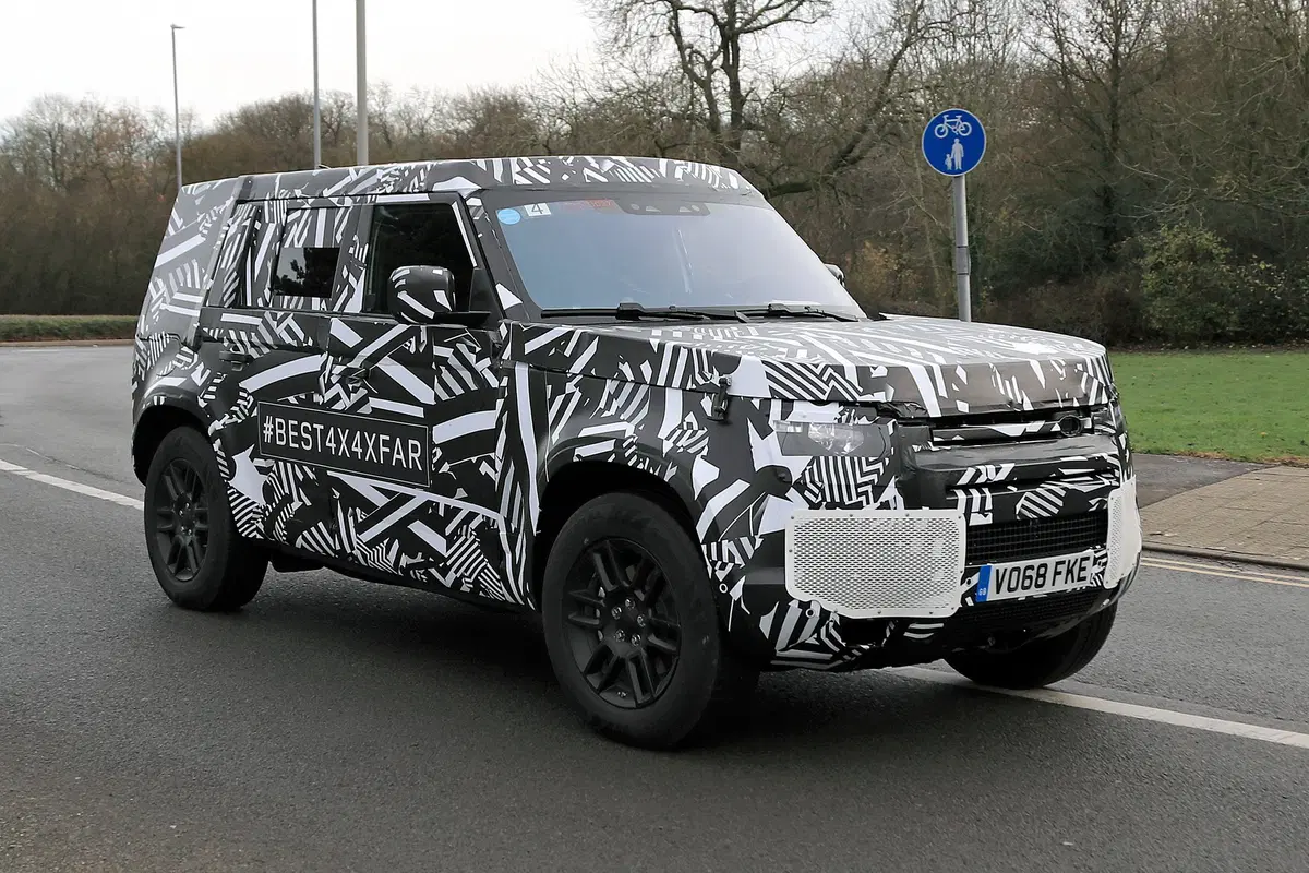 Land Rover Defender 2019, ecco le foto spia (3)