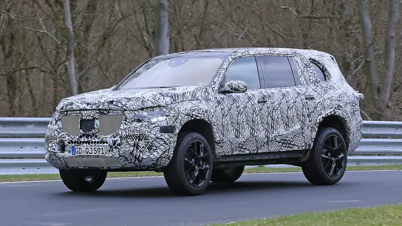 Mercedes GLS, video spia dei primi test