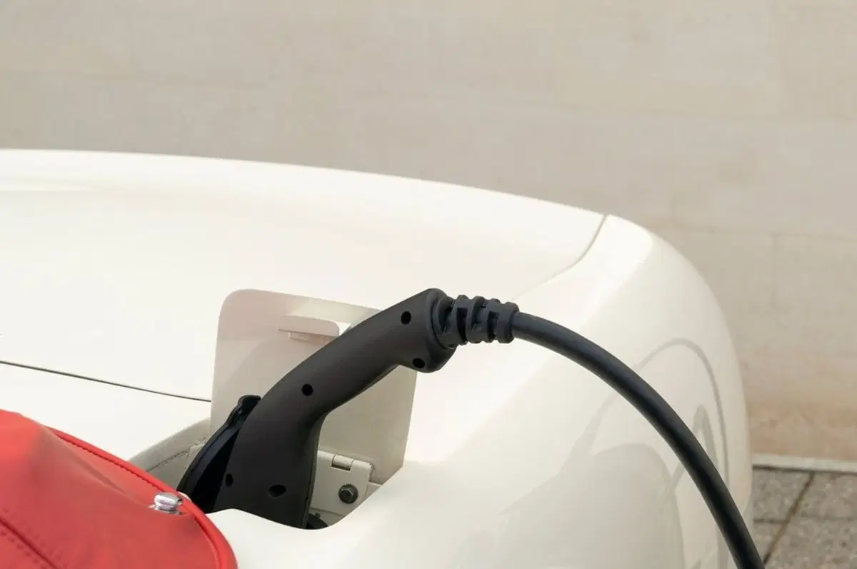 Aston Martin storiche diventano elettriche con il Kit dedicato, reversibile: sacrilegio o furbata? (3)