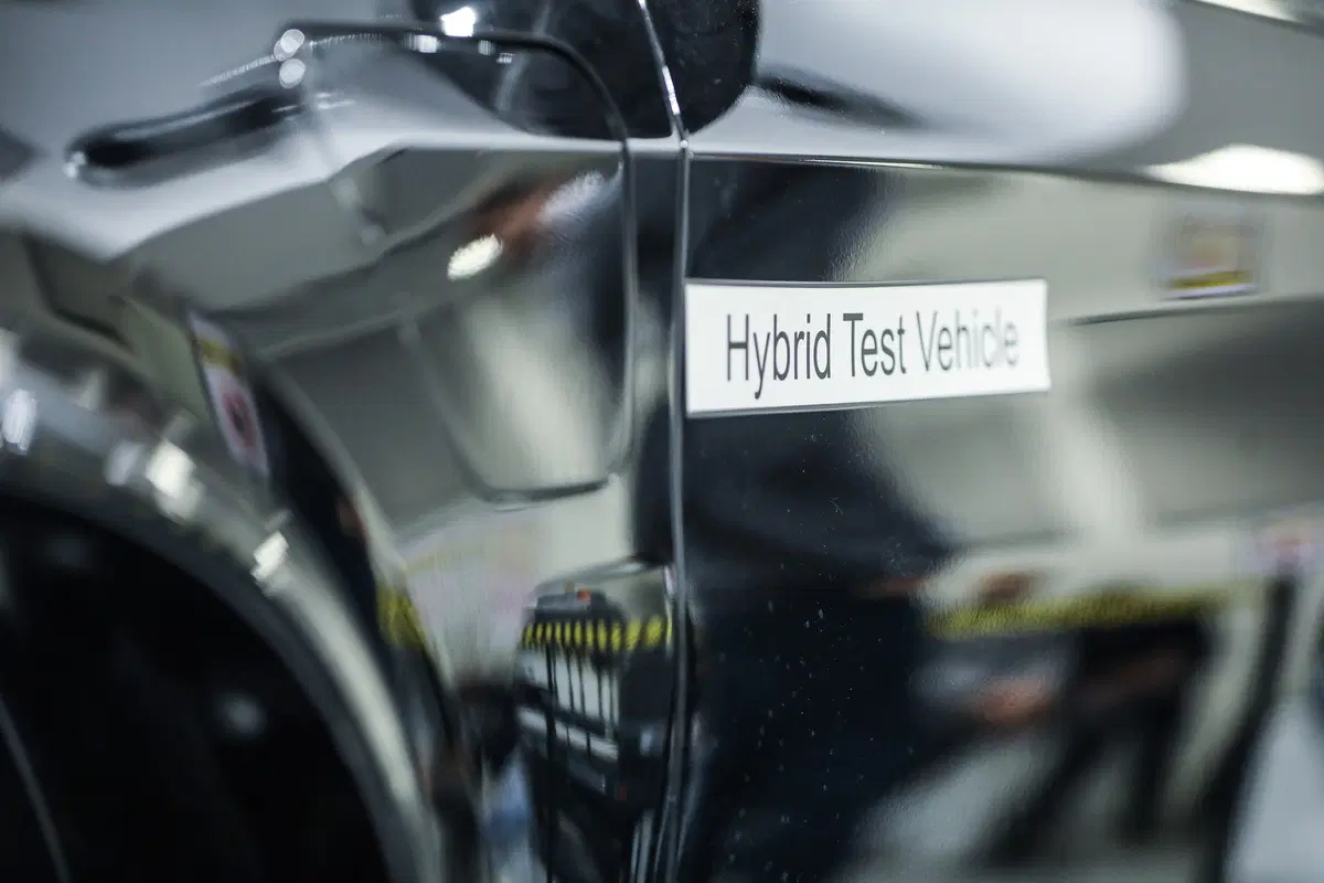 Tecnica BMW, Veicoli elettrificati: la manutenzione delle batterie [video] (7)