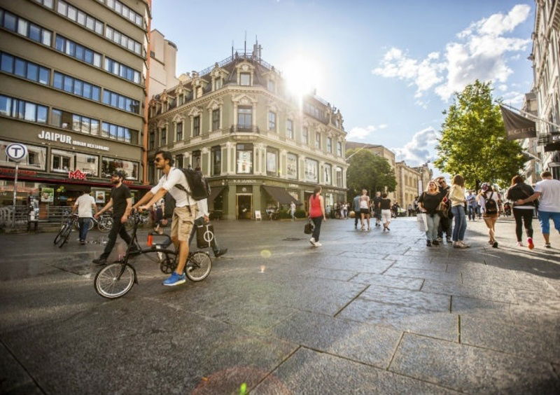 Auto bandite dal centro di Oslo, solo bici