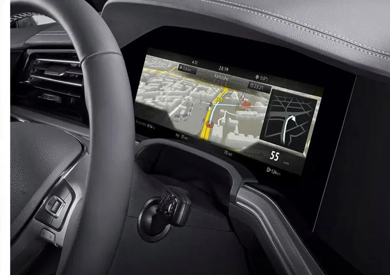 L'infotainment Premium molto spesso, dietro al display, &egrave; made in Bosch