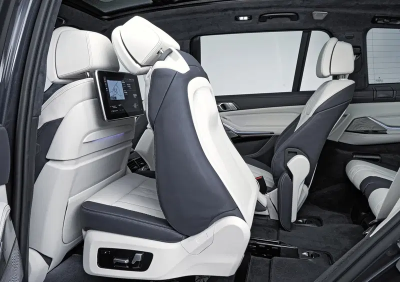 BMW X7 (30)