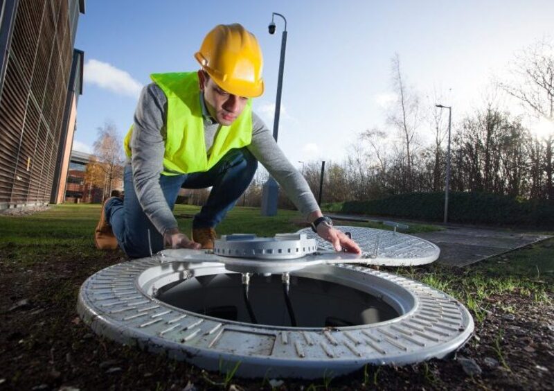 Vodafone: l&#039;antenna 5G &egrave; nel tombino