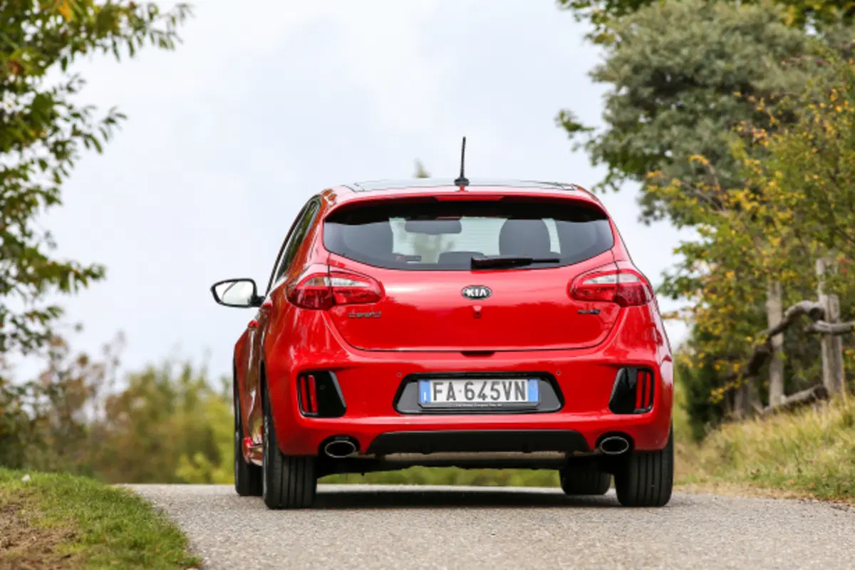 Kia Ceed 1.6 CRDi 136 CV DCT 5p. GT Line (29)