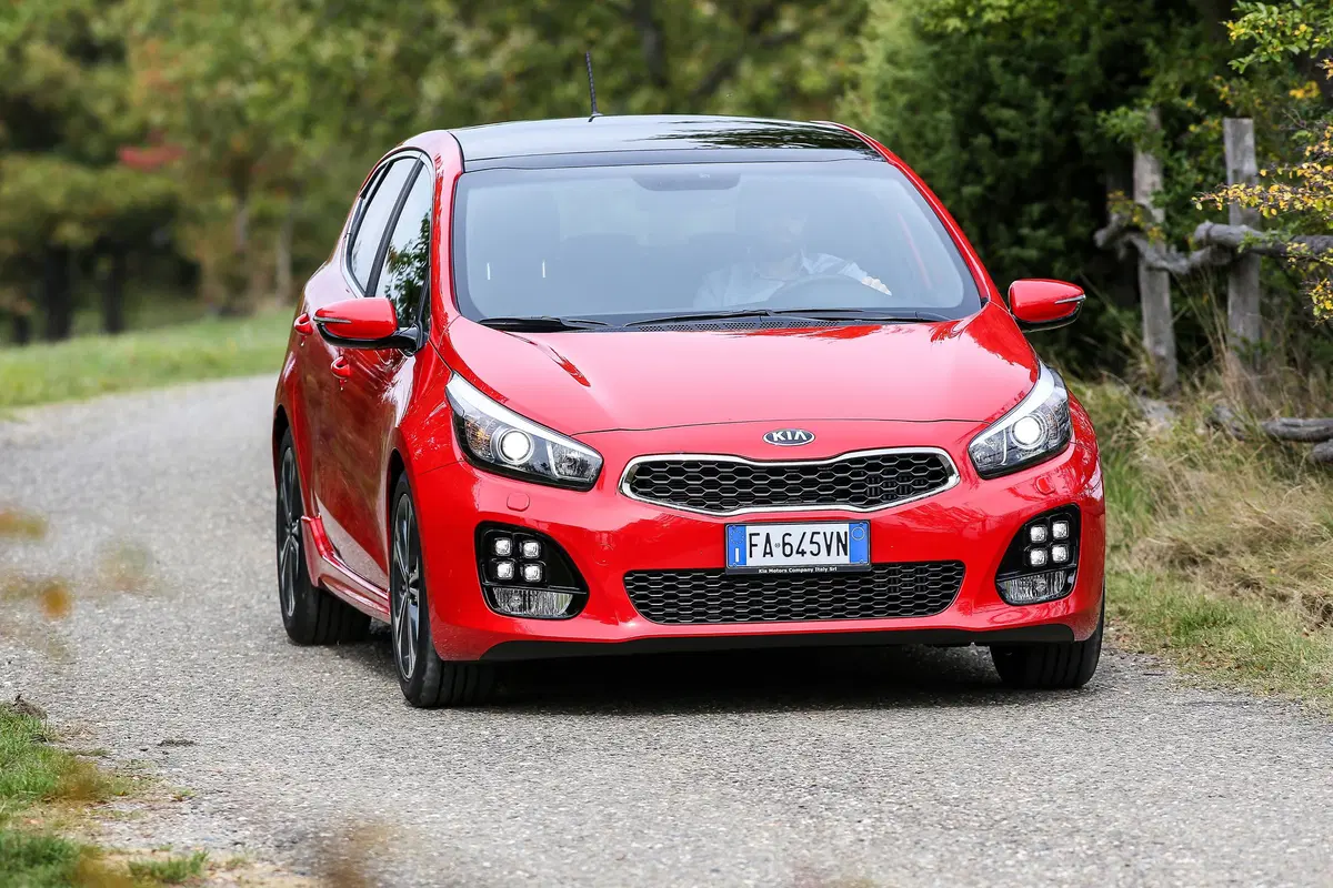 Kia Ceed 1.6 CRDi 136 CV DCT 5p. GT Line (27)