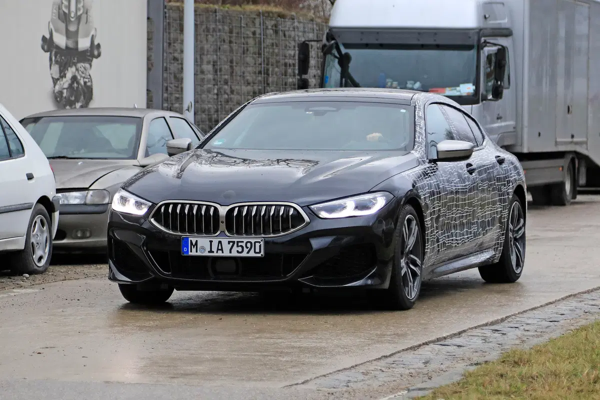 BMW Serie 8 Gran Coupè 2019, ecco le foto spia