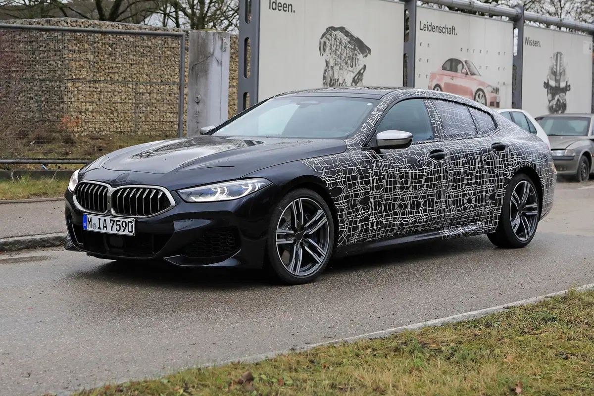 BMW Serie 8 Gran Coupè 2019, ecco le foto spia (2)