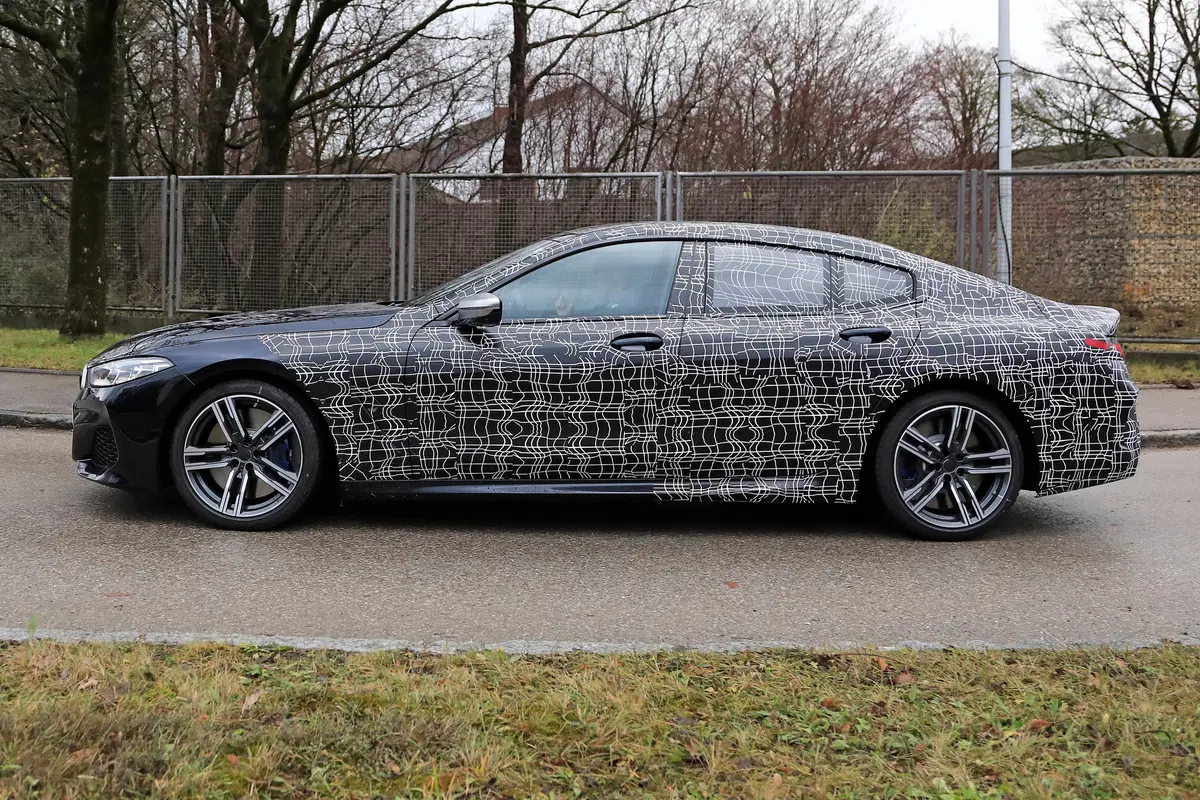 BMW Serie 8 Gran Coupè 2019, ecco le foto spia (3)