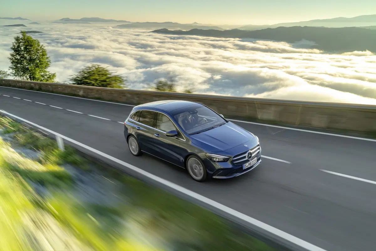 Mercedes Classe B, i prezzi: si parte da 27.140 euro (13)