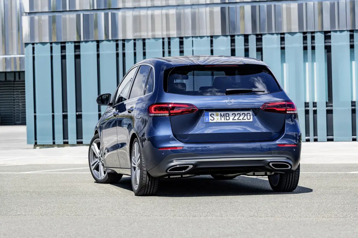 Mercedes Classe B, i prezzi: si parte da 27.140 euro (14)