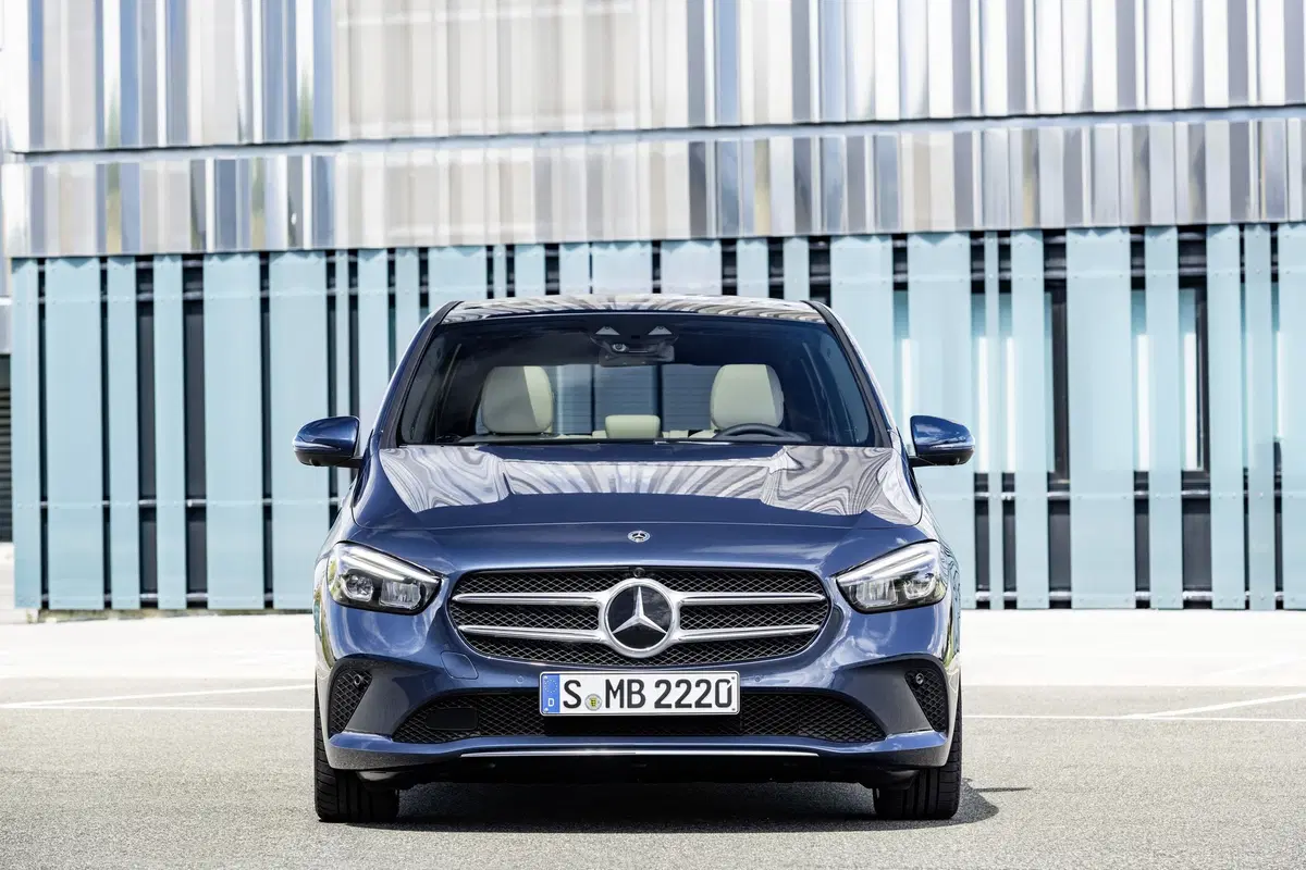 Mercedes Classe B, i prezzi: si parte da 27.140 euro (18)