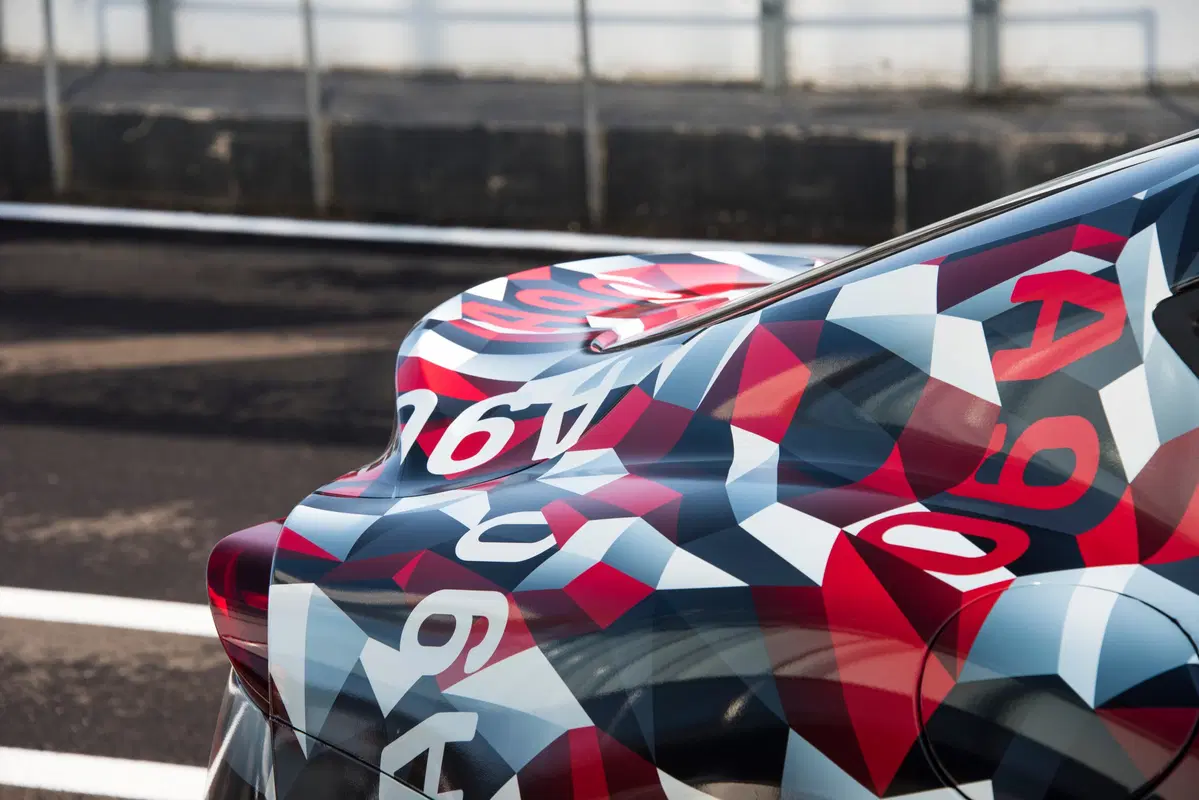 Toyota Supra 2019, va forte e mantiene fede alla tradizione [Video] (18)