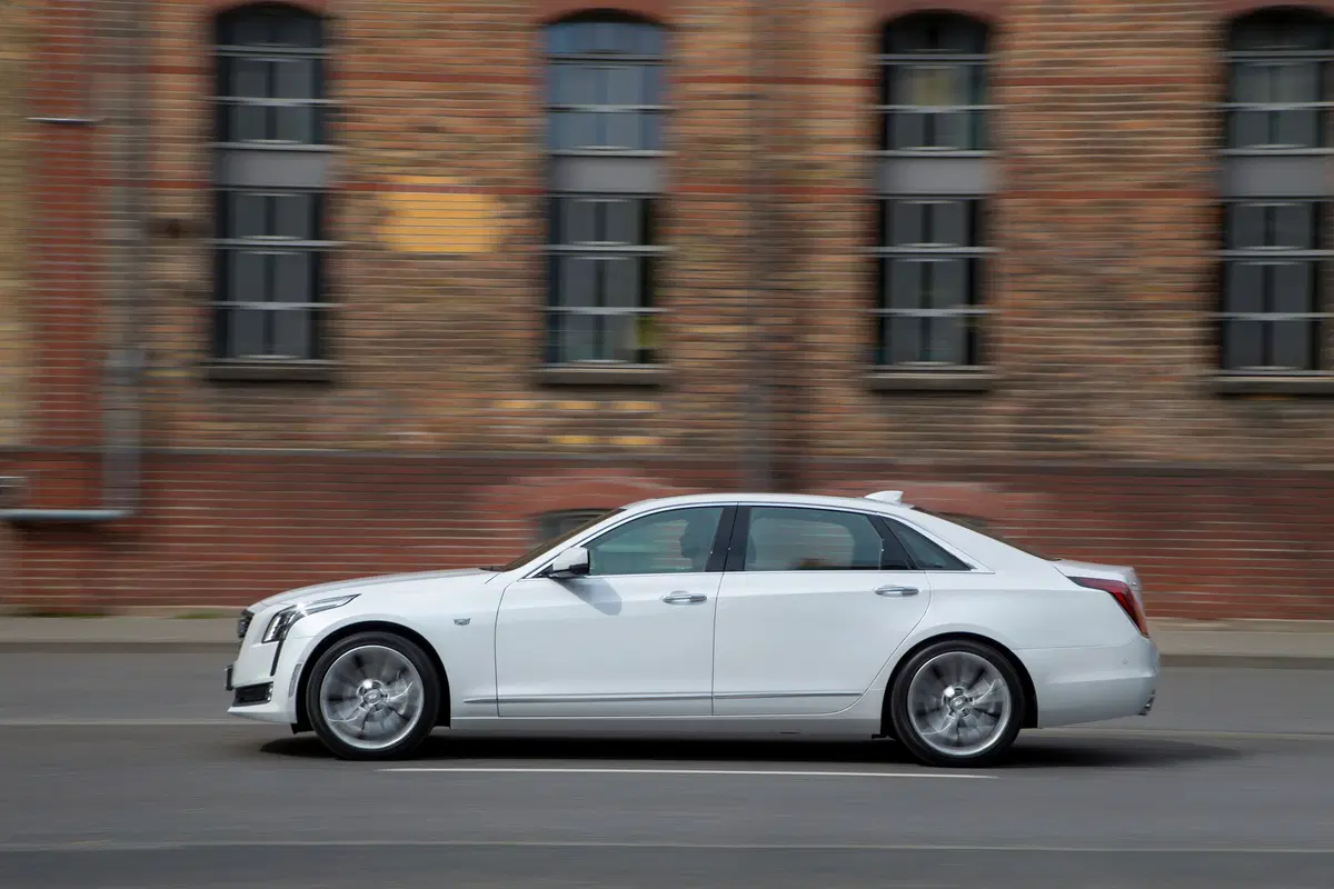 Cadillac CT6, perfetta no, ma coraggiosa sì... [Video] (8)